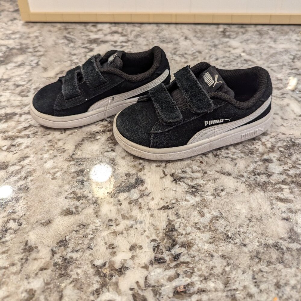 PUMA Smash V2 Toddler Suede Sneaker SZ 7C